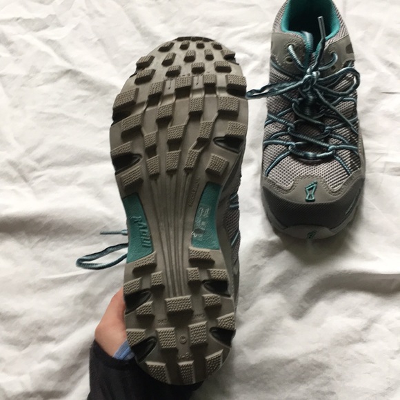 Hiking shoes - Picture 3 of 3